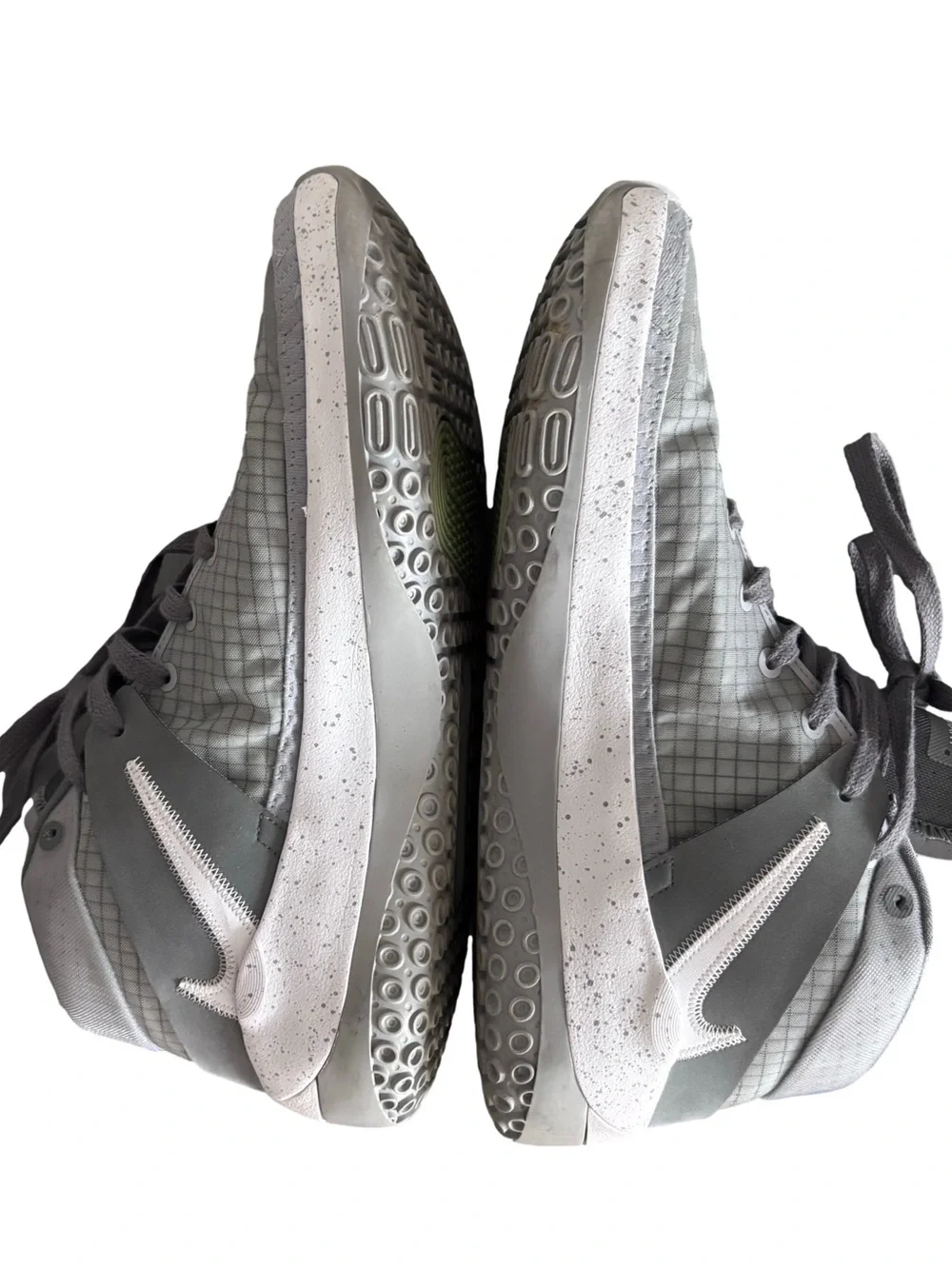 Nike KD13 Kevin Durant No. 7 Basketball Shoes Gray White Air Zoom Men’s Size 11.